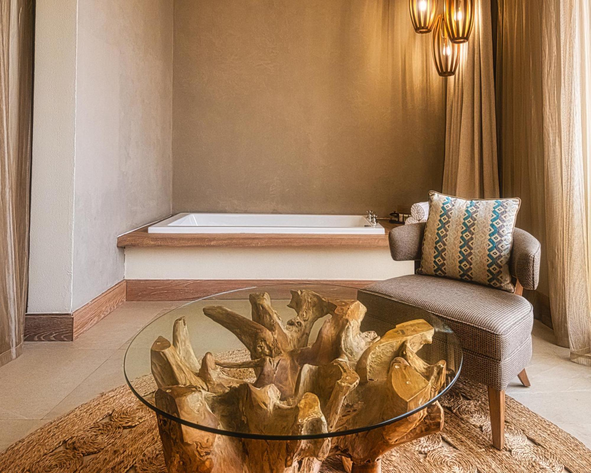 Liwa Hotel Mezairaa Bagian luar foto