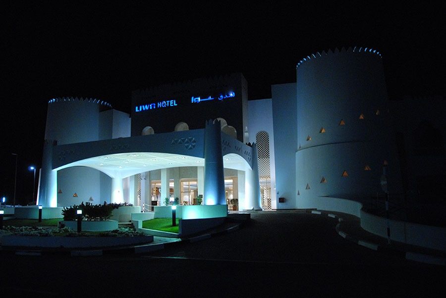 Liwa Hotel Mezairaa Bagian luar foto